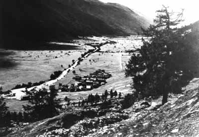Das Obergoms. Blick von Oberwald
talabwärts.

Photo Archiv Pius Werlen.